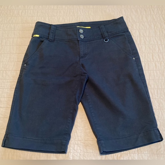2/$10 - Lole modern style Black shorts - Size 8 - Picture 5 of 14